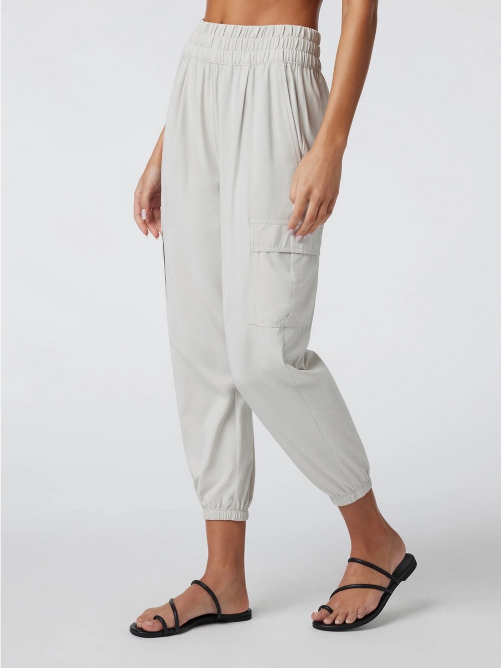 Vuori Villa Cargo Jogger Pants in Light Gray